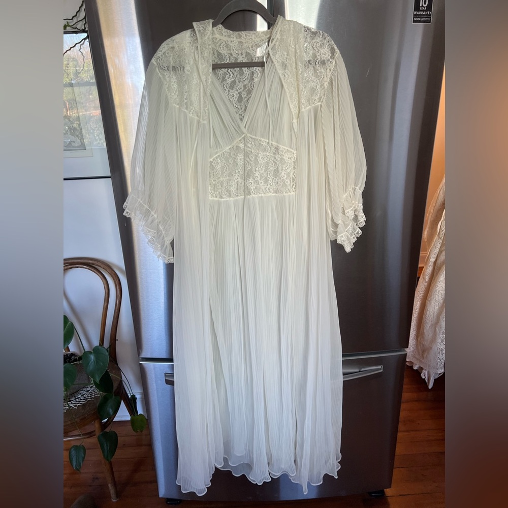 Vintage 1950’s/60’s Peignoir Bridal Set, Night gown with Robe